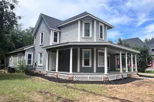 704 Cherry St, Graham, TX 76450 - Photo 3