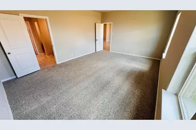 556 Crestridge Drive N, Cleburne, TX 76033 - Photo 9