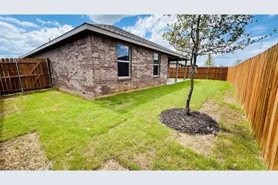 556 Crestridge Drive N, Cleburne, TX 76033 - Photo 21