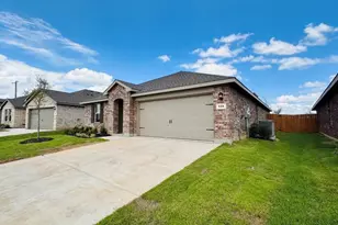 556 Crestridge Dr N, Cleburne, TX 76033 - Photo 3