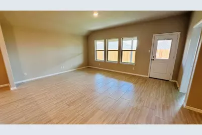 556 Crestridge Drive N, Cleburne, TX 76033 - Photo 7