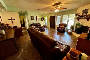 510 E Pecan St, Seymour, TX 76380 - Photo 5