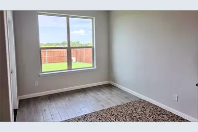 240 Kinley Street, Grandview, TX 76050 - Photo 3