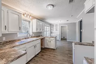 200 S Birch St, Van, TX 75790 - Photo 11