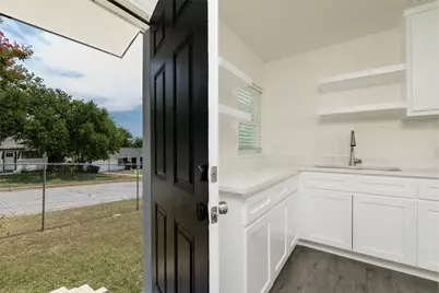 5801 Manhattan Drive, Fort Worth, TX 76107 - Photo 17