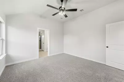 1102 Holly Street, Cleburne, TX 76033 - Photo 17