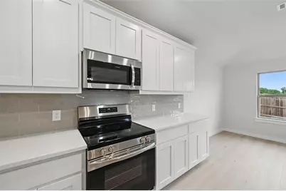 1401 Quail Creek Drive, Cleburne, TX 76033 - Photo 13