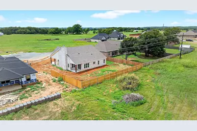 409 Austin Street, Callisburg, TX 76240 - Photo 3