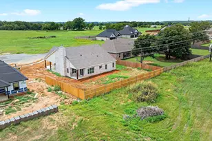 409 Austin St, Callisburg, TX 76240 - Photo 3