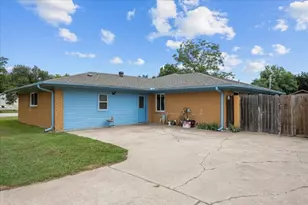 203 E Main St, Rosebud, TX 76570 - Photo 31