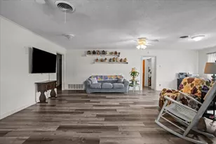 203 E Main St, Rosebud, TX 76570 - Photo 9