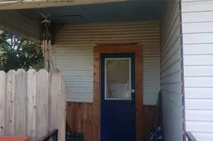 916 SE 5th St, Mineral Wells, TX 76067 - Photo 3