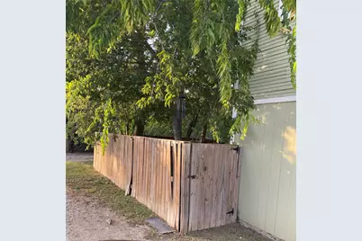 1307 Coggin Avenue, Brownwood, TX 76801 - Photo 7