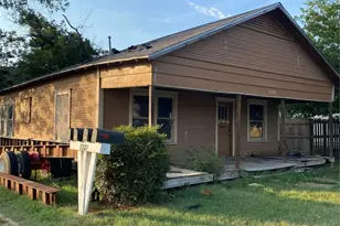 1307 Coggin Ave, Brownwood, TX 76801 - Photo 3