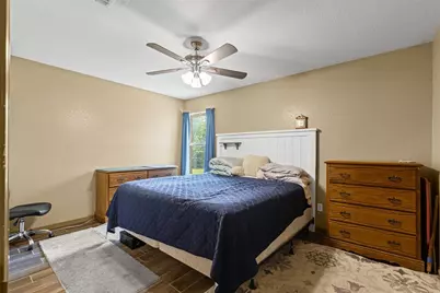 1107 Lynnwood Court, Cleburne, TX 76033 - Photo 31