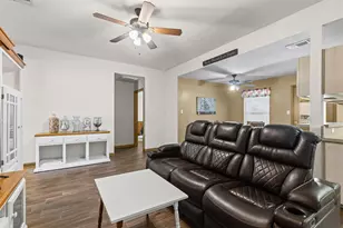 1107 Lynnwood Ct, Cleburne, TX 76033 - Photo 21