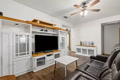 1107 Lynnwood Court, Cleburne, TX 76033 - Photo 17