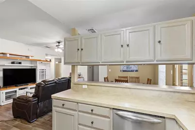 1107 Lynnwood Court, Cleburne, TX 76033 - Photo 15