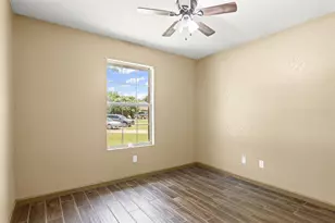 1107 Lynnwood Ct, Cleburne, TX 76033 - Photo 11