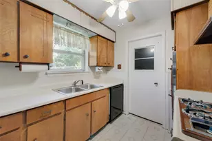 1221 Greenway Dr, Mesquite, TX 75149 - Photo 7