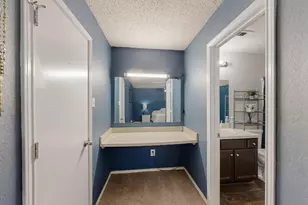 9412 Jill Ln, Dallas, TX 75227 - Photo 11