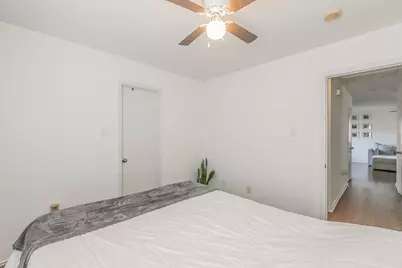 8025 Hidden Oaks Drive, Fort Worth, TX 76120 - Photo 17