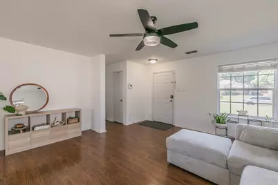 8025 Hidden Oaks Drive, Fort Worth, TX 76120 - Photo 5