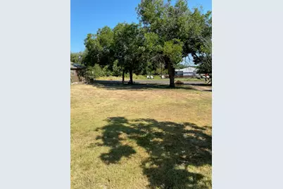 905 W Oak Street, Weatherford, TX 76086 - Photo 1