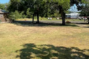 905 W Oak St, Weatherford, TX 76086 - Photo 1