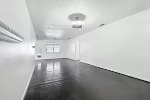 2634 Santa Cruz Dr, Dallas, TX 75227 - Photo 5