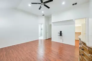 939 Wood Brook Dr, Grand Prairie, TX 75052 - Photo 13