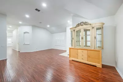 939 Wood Brook Drive, Grand Prairie, TX 75052 - Photo 9