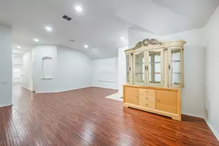 939 Wood Brook Dr, Grand Prairie, TX 75052 - Photo 9