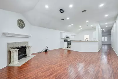 939 Wood Brook Drive, Grand Prairie, TX 75052 - Photo 3