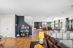 2464 Arroyo Springs Dr, Grand Prairie, TX 75052 - Photo 9