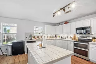 2464 Arroyo Springs Dr, Grand Prairie, TX 75052 - Photo 13