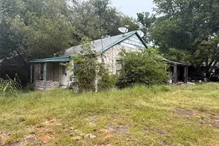 405 S Colorado St, Whitney, TX 76692 - Photo 11