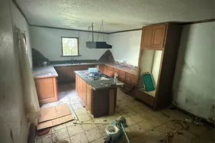 405 S Colorado St, Whitney, TX 76692 - Photo 7