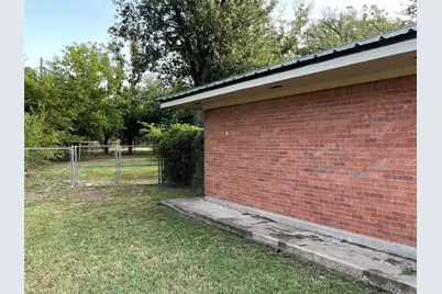 817 E Holly Lane, Mexia, TX 76667 - Photo 17