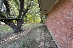 817 E Holly Ln, Mexia, TX 76667 - Photo 15