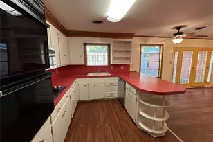 817 E Holly Ln, Mexia, TX 76667 - Photo 3