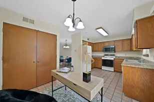 2415 Sanguinet St, Fort Worth, TX 76107 - Photo 13