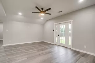 1212 Hulme St, Bowie, TX 76230 - Photo 9