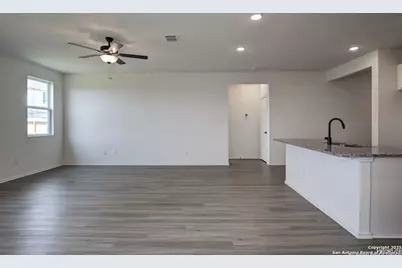 309 Jills Path, Seguin, TX 78155 - Photo 15