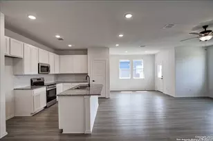 309 Jills Path, Seguin, TX 78155 - Photo 13