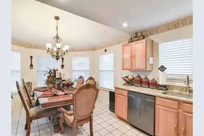 525 Berryhill Drive, Mansfield, TX 76063 - Photo 11