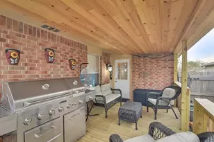 525 Berryhill Dr, Mansfield, TX 76063 - Photo 31