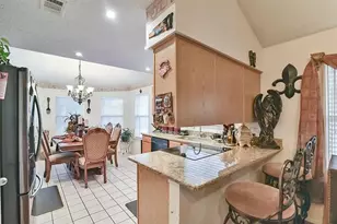 525 Berryhill Dr, Mansfield, TX 76063 - Photo 9