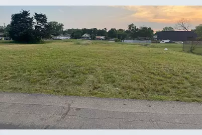 3733 Kolloch Drive, Dallas, TX 75216 - Photo 11