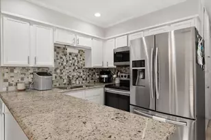 2402 Woodlawn Dr, Ennis, TX 75119 - Photo 5